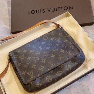 Musset Tanga LV Bag